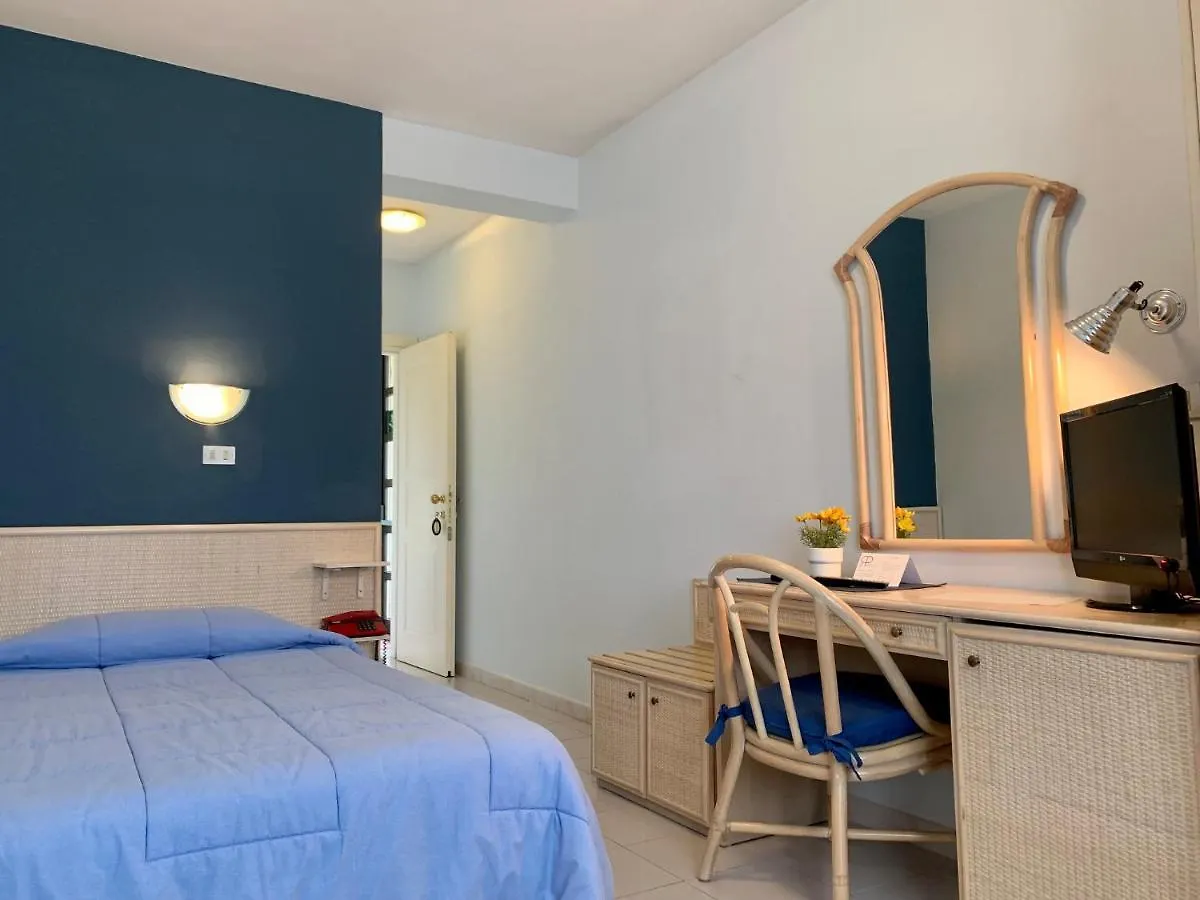 ***  River Park Hotel Ameglia İtalya