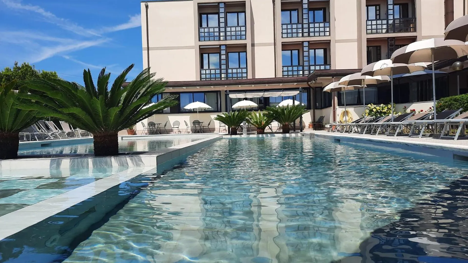 ***  River Park Hotel Ameglia İtalya